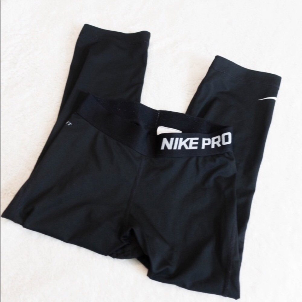 SOLD!!! Nike Dri Fit Cropped Leggings